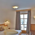 Maurachhof Farm stay Sankt Johann im Pongau